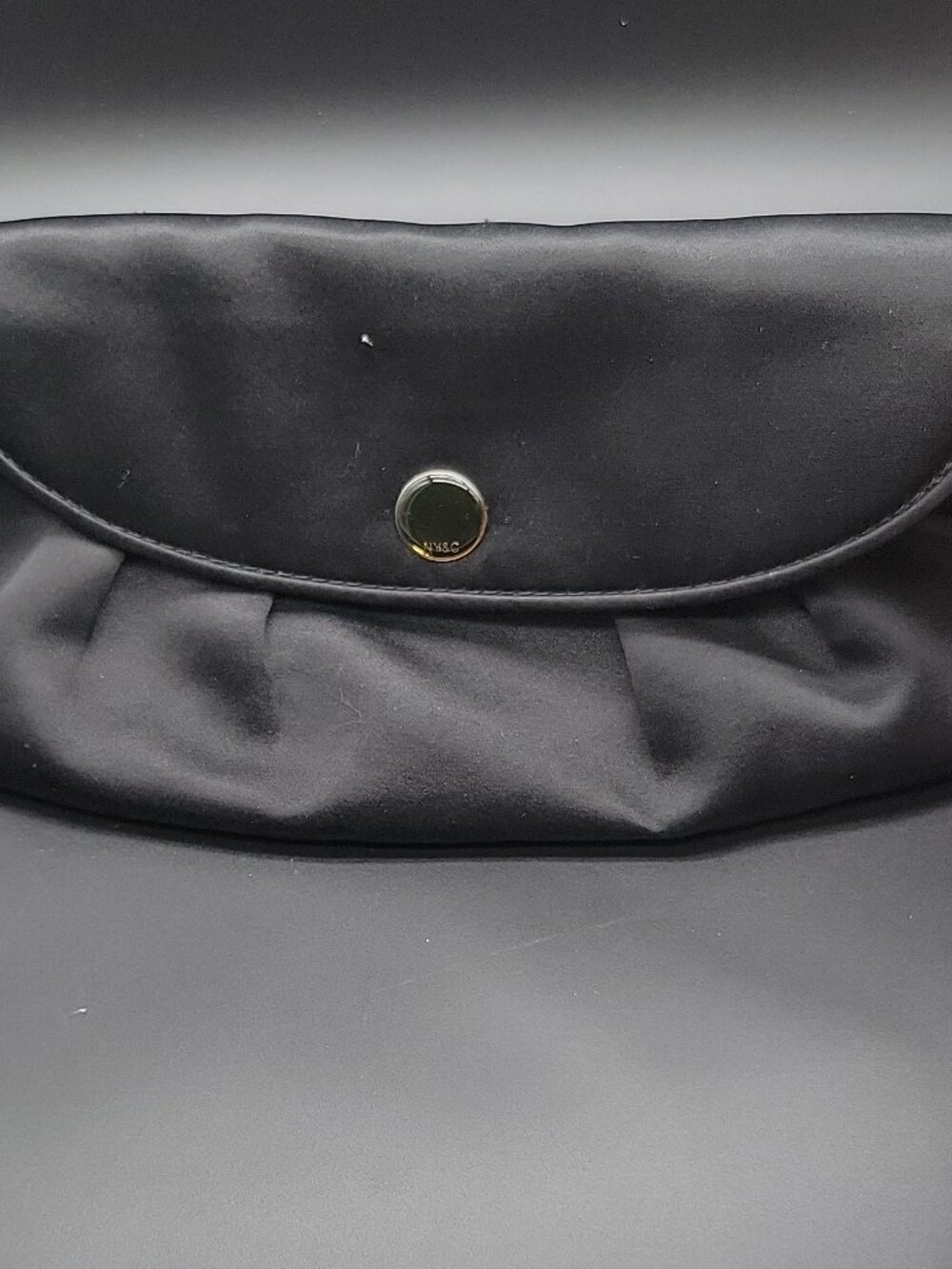NY&Co black wristlet clutch, magnetic closure, inner zip pocket, Evening Bag